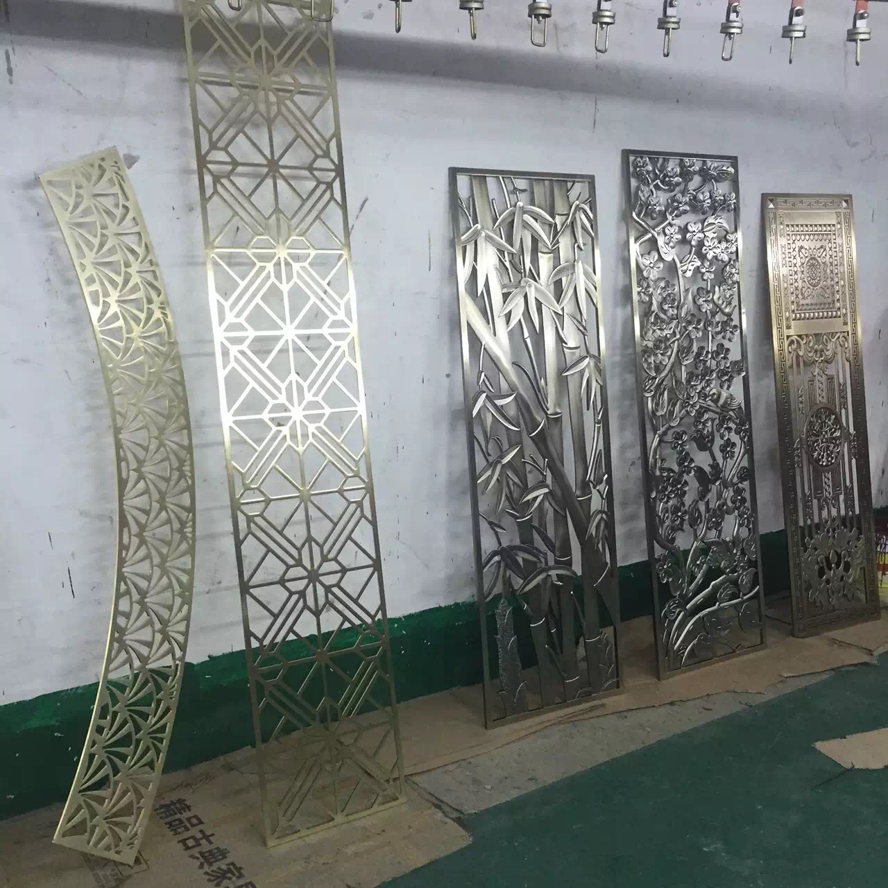 91视频污版网站黑钛花格
