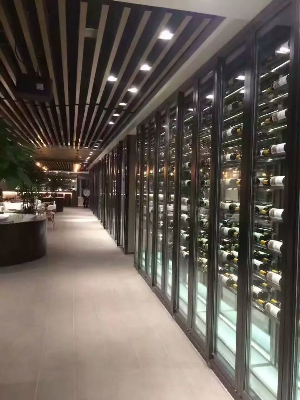 91视频污版网站酒柜